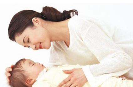 月嫂上户穿什么样的工作服最合适?